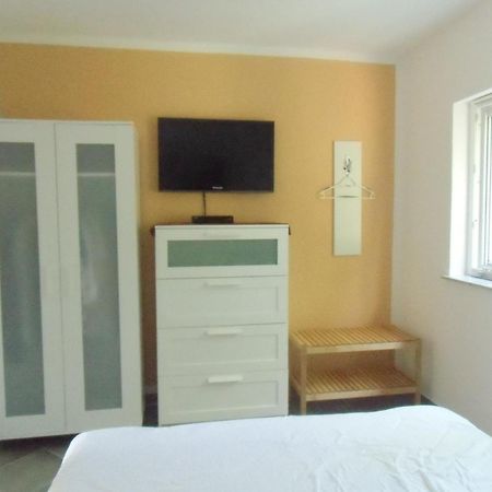 Apartment Kolman Cres Buitenkant foto