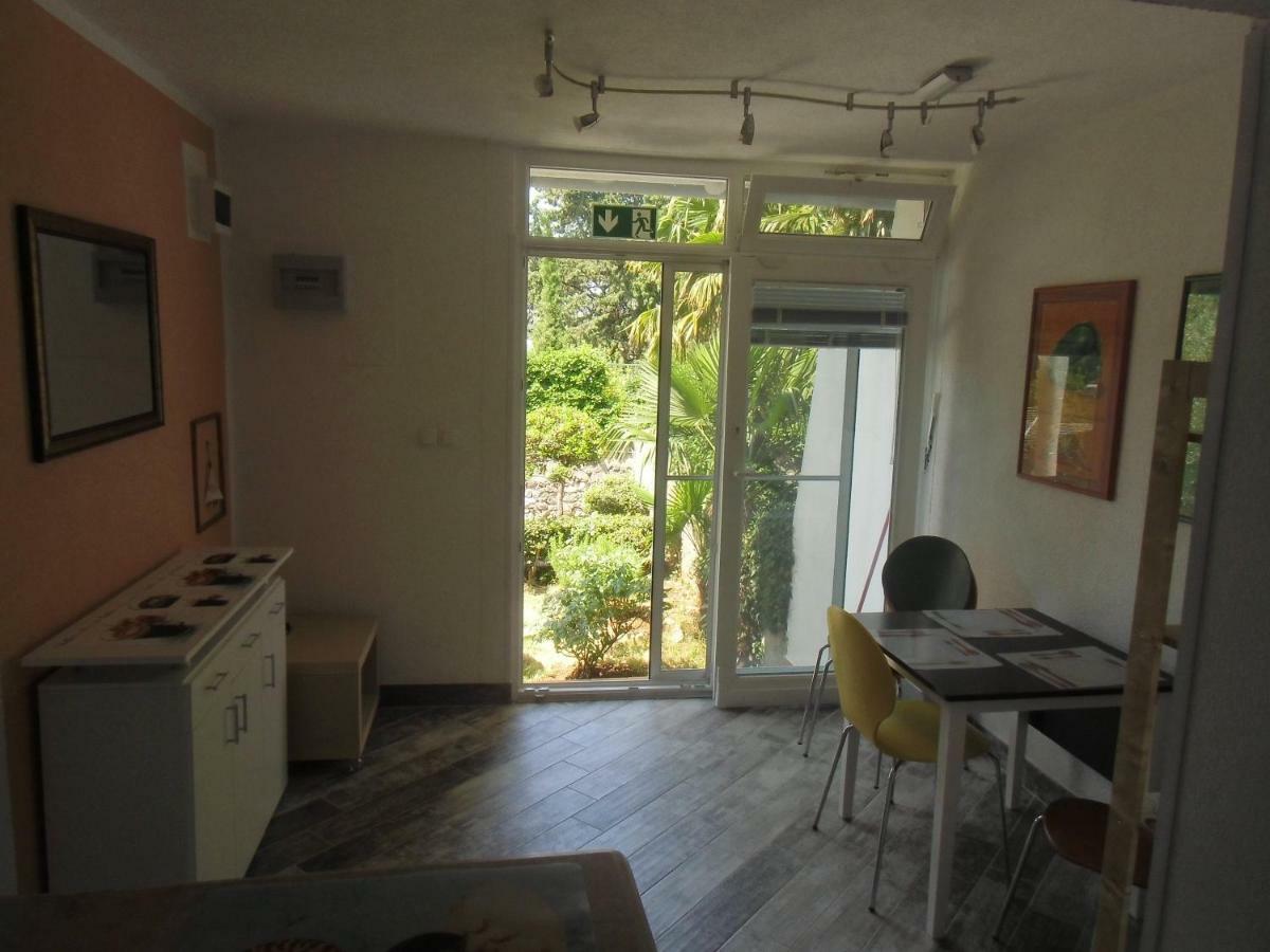 Apartment Kolman Cres Buitenkant foto